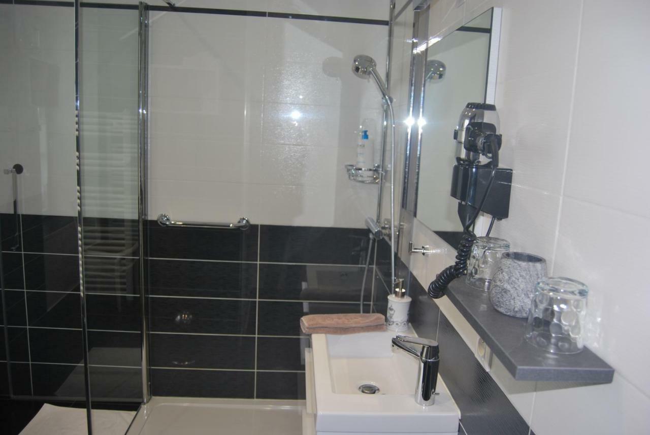B&B Le Mesnil Saint-Senier-sous-Avranches ภายนอก รูปภาพ